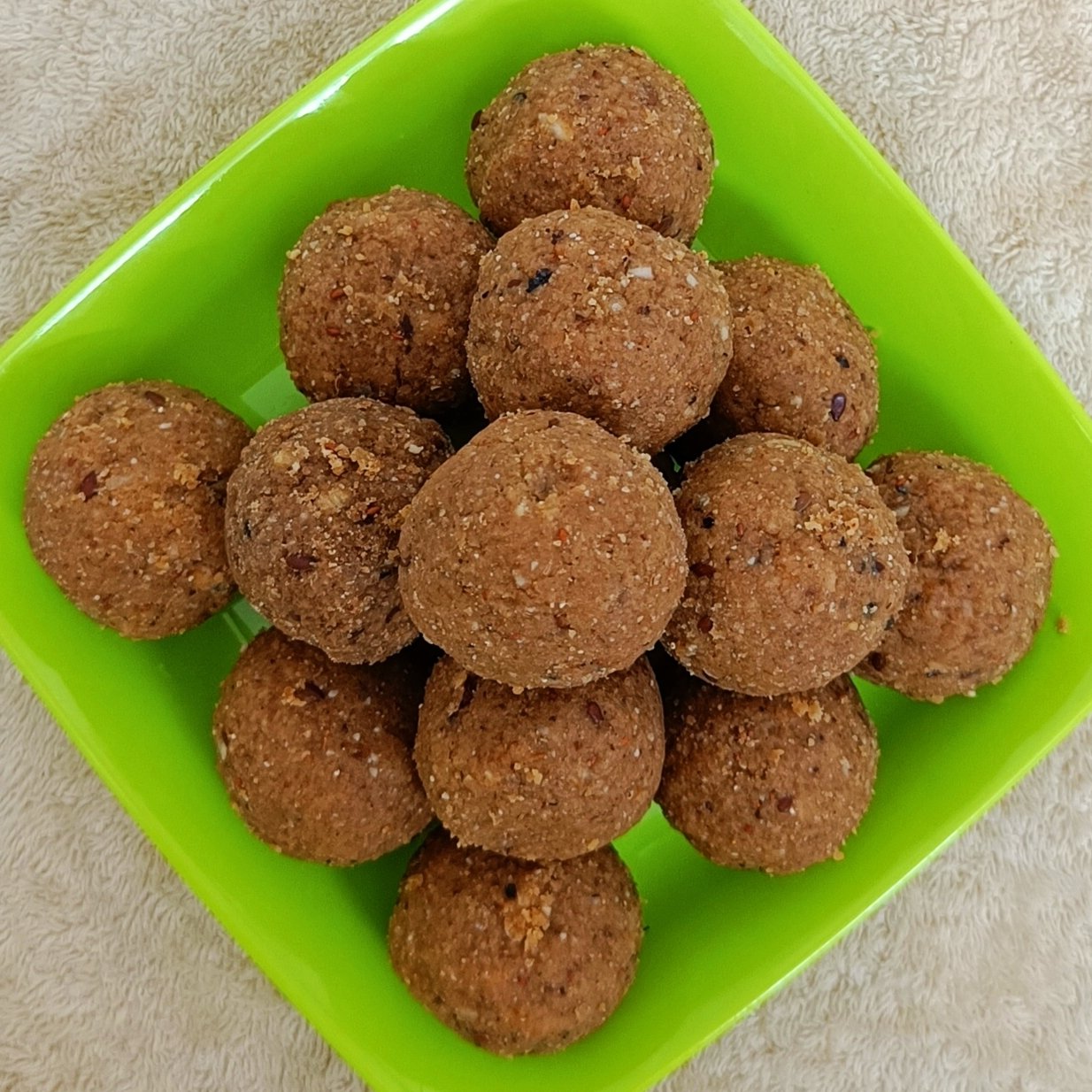 store_01HZRW4GB9EBM58GM57B8C99H3_assets_1741622640902-Methi-Ladoo